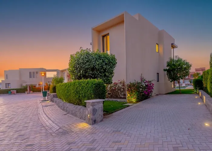 Elegant 4br In Tawila, Gouna. Private Pool, Lagoon Villa